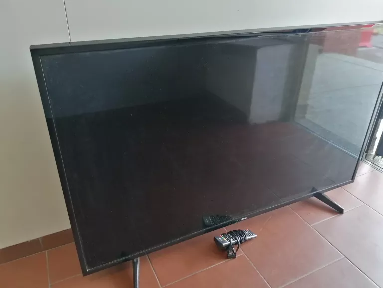TELEWIZOR LG49LH570V 49 CALI + KABEL + PILOT