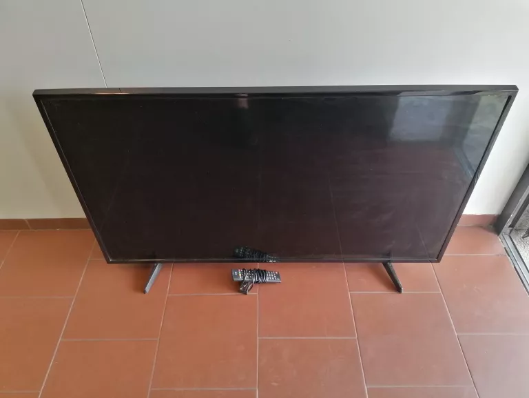 TELEWIZOR LG49LH570V 49 CALI + KABEL + PILOT