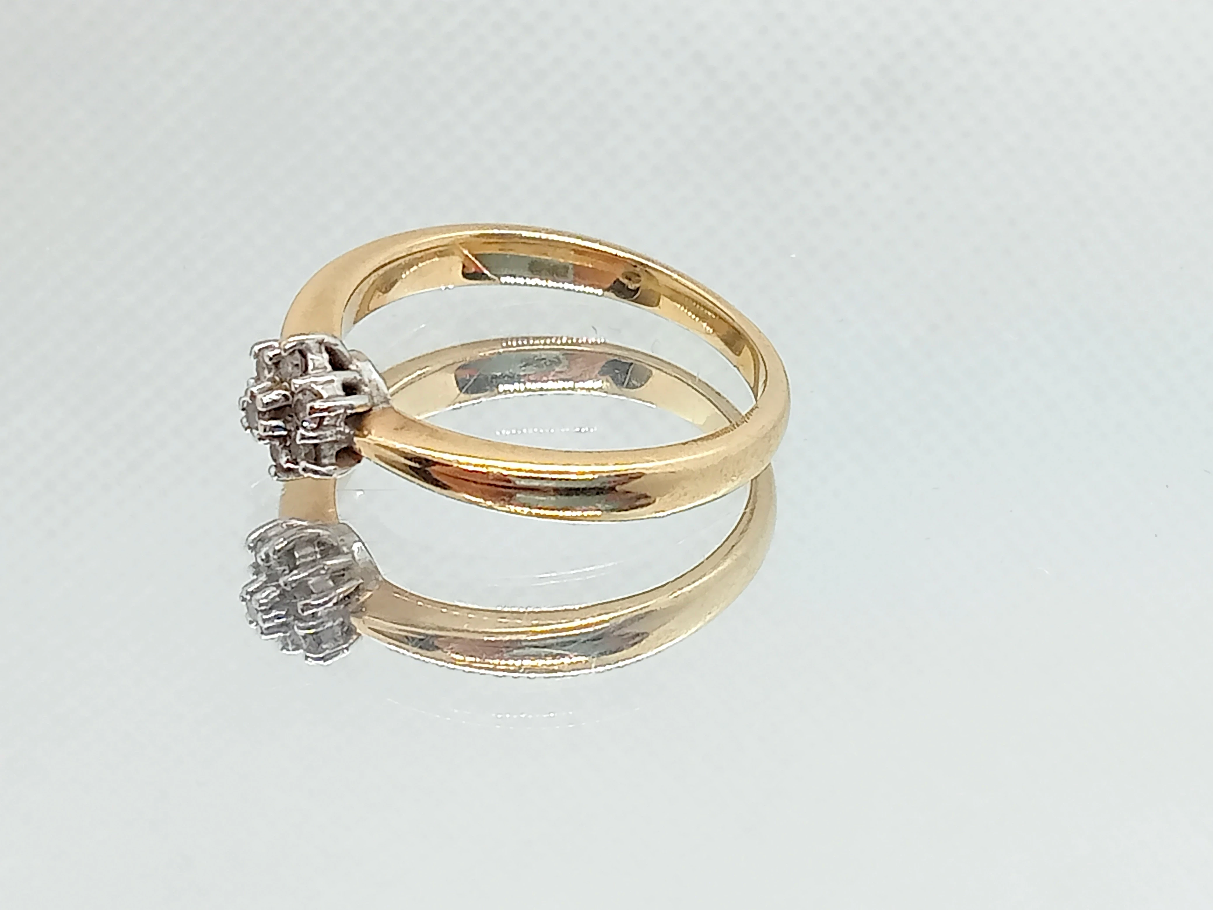 zloty-pierscionek-z-cyrkoniami-kwiatek-585-material-zloto