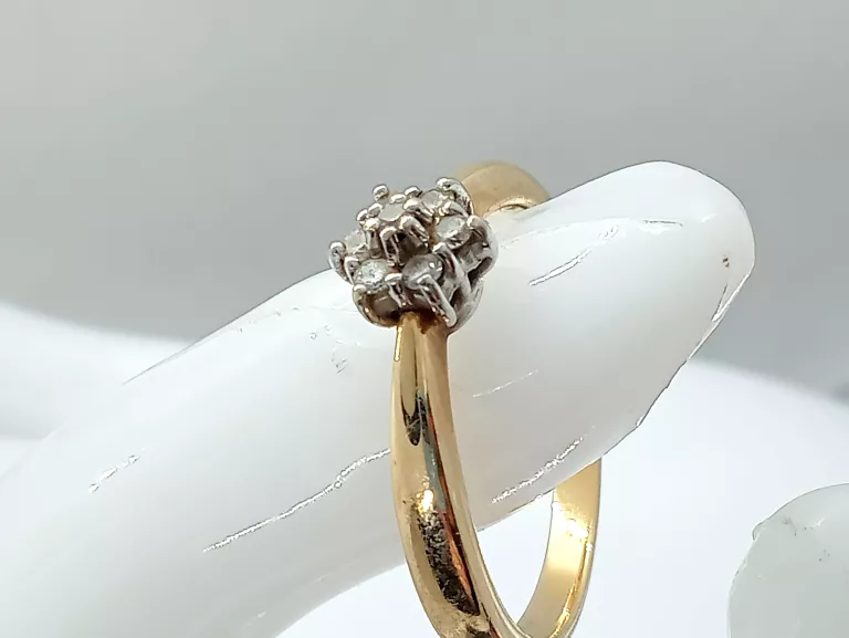 zloty-pierscionek-z-cyrkoniami-kwiatek-585-stan-uzywany