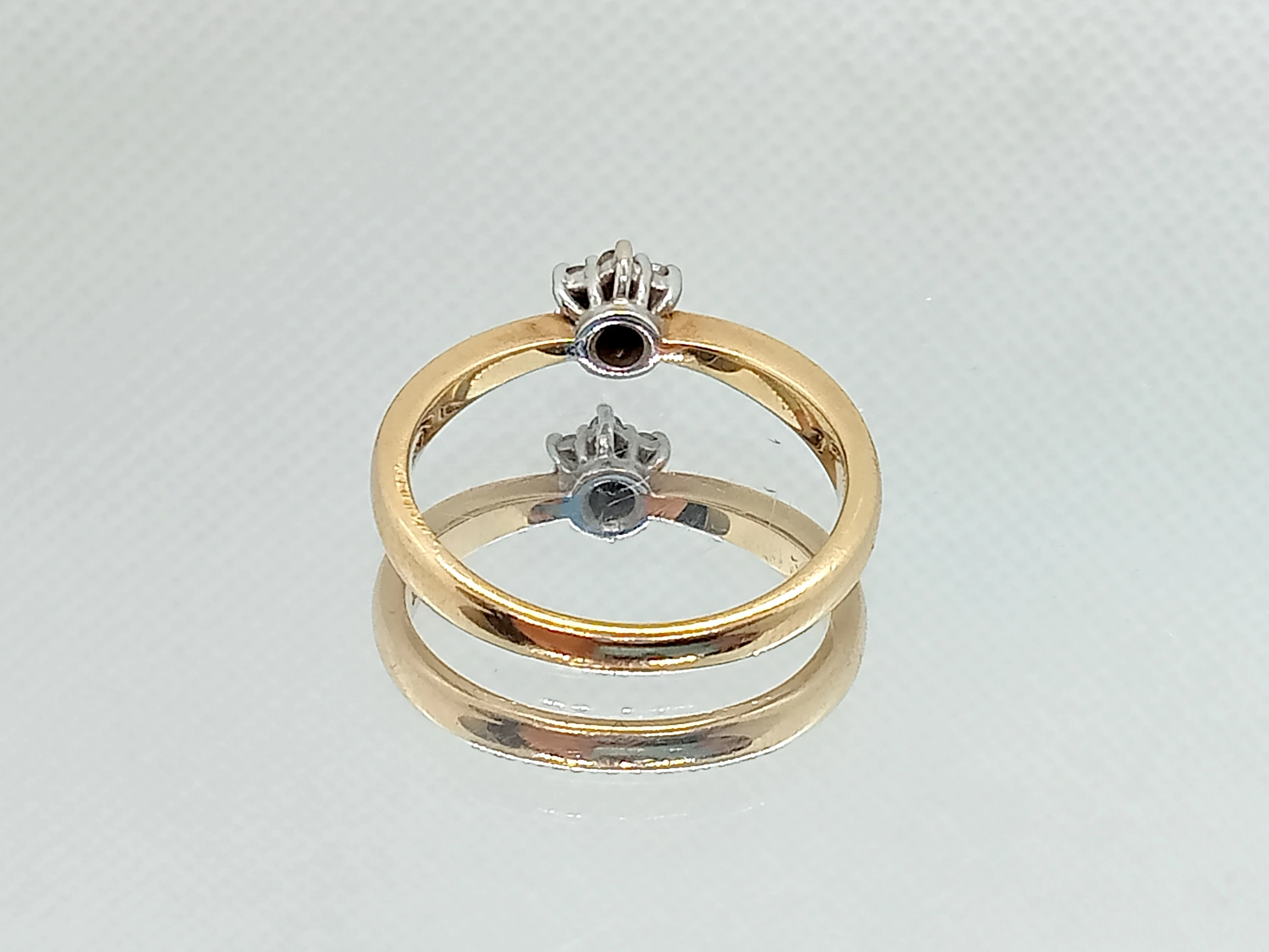 zloty-pierscionek-z-cyrkoniami-kwiatek-585-kamien-inny-kamien