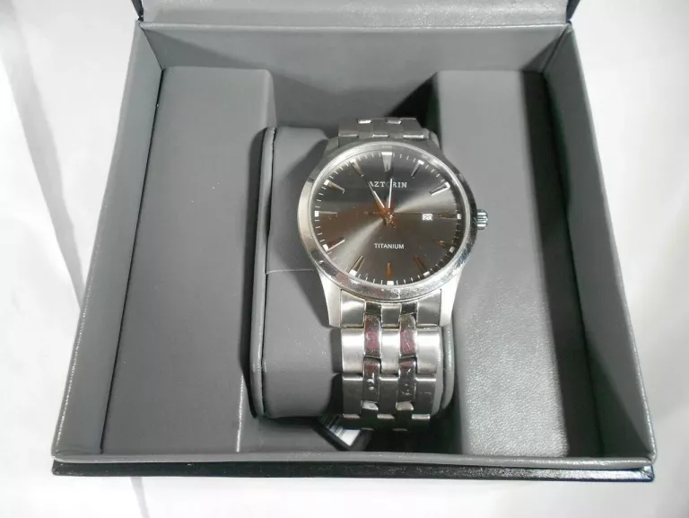 zegarek-aztorin-a045g190-polecamy-ksztalt-koperty-okragla