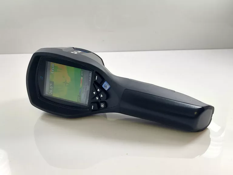 kamera-termowizyjna-flir-i7-20-250c-komplet-model-flir-i7