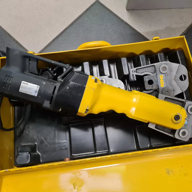 zaciskarka-rems-3-glowice-marka-rems