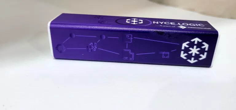 powerbank-2200mah-komplet-zlacza-microusb