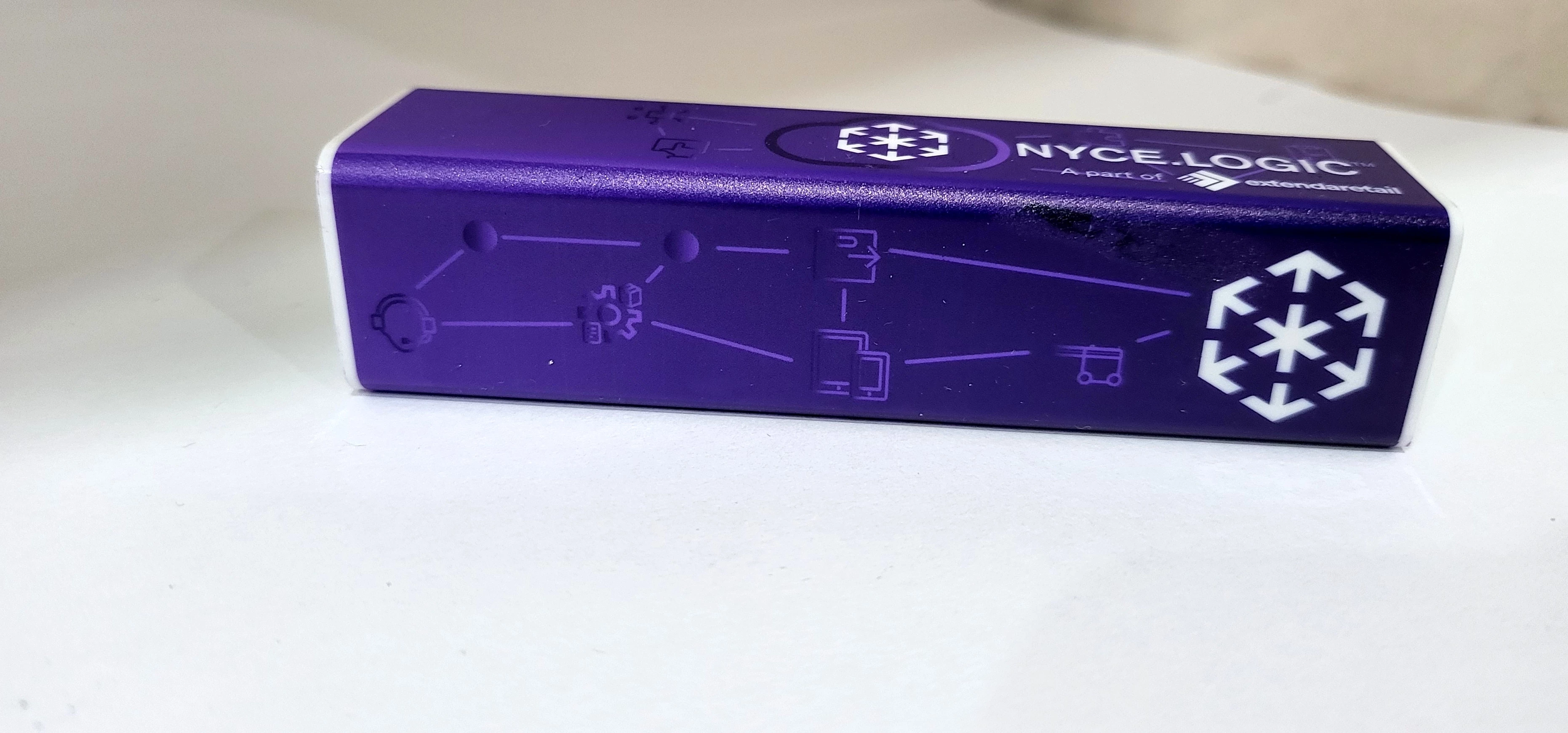 powerbank-2200mah-komplet-zlacza-microusb