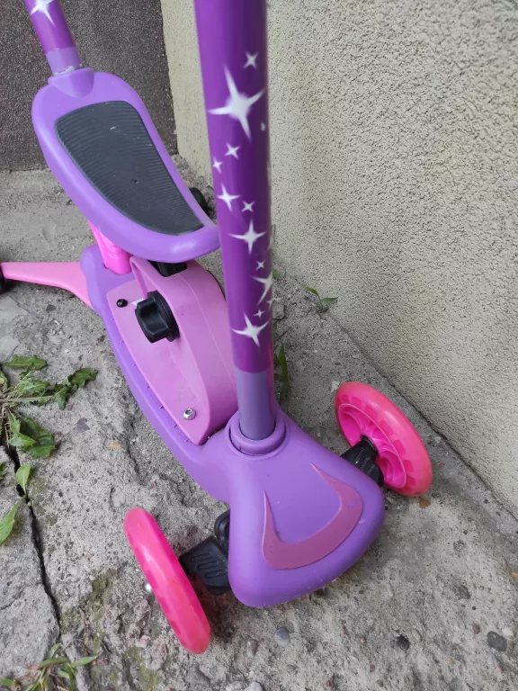 HULAJNOGA Z SIEDZISKIEM PLAYTIVE DELTA KS 8278 4W