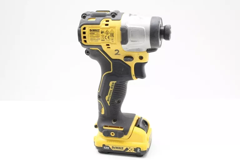 ZAKRĘTARKA UDAROWA DEWALT DCF801 2XAKU ŁADOWARKA