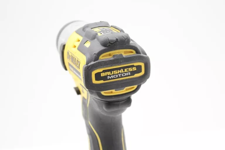 ZAKRĘTARKA UDAROWA DEWALT DCF801 2XAKU ŁADOWARKA