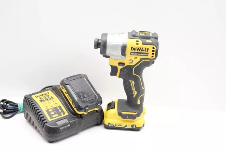 ZAKRĘTARKA UDAROWA DEWALT DCF801 2XAKU ŁADOWARKA