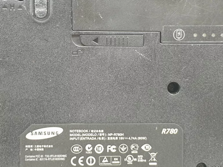 LAPTOP SAMSUNG R780 I3 4RAM 320GB HDD WIN 10 OPIS