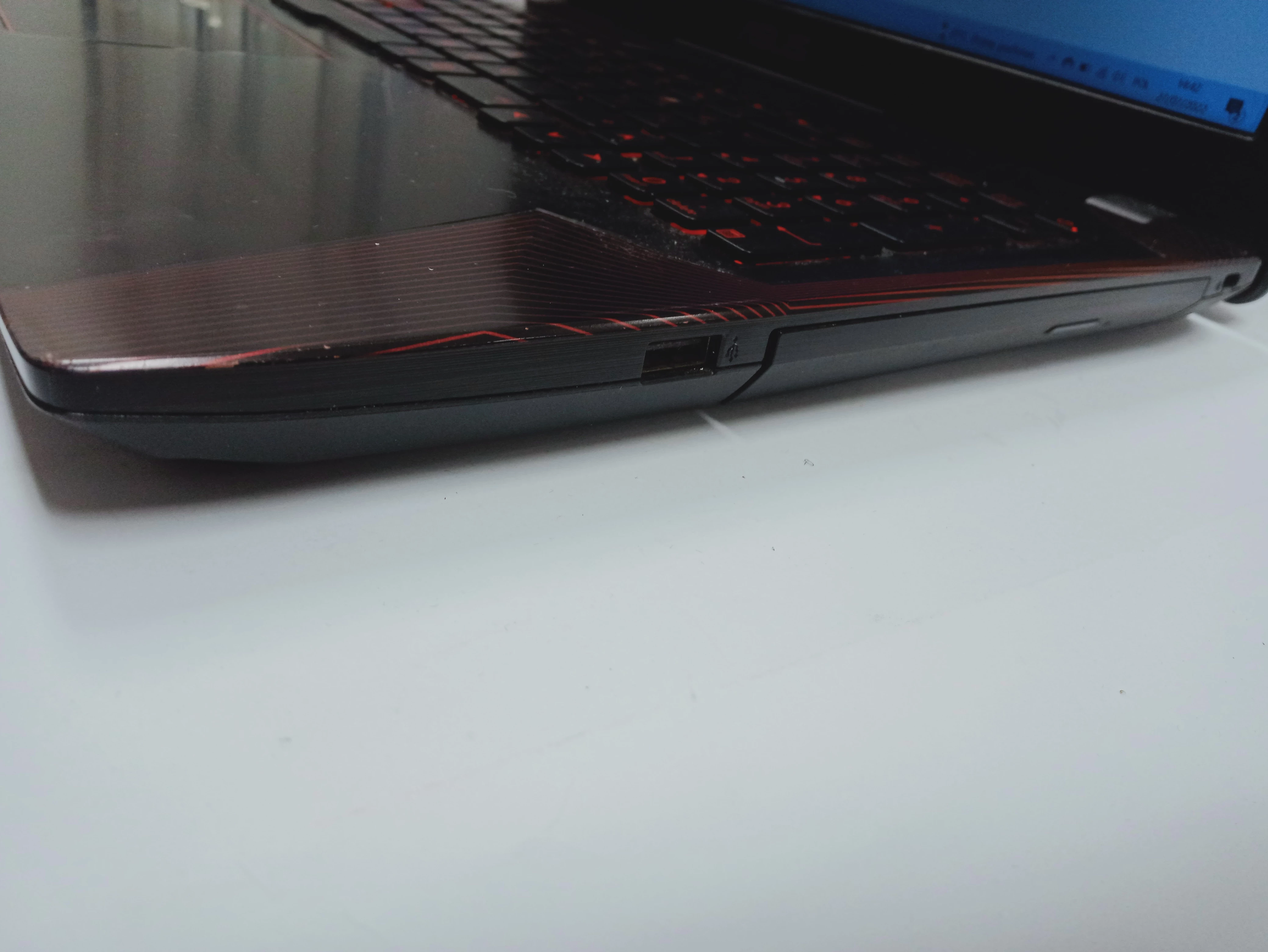 laptop-asus-fx553v-win10i51tbhdd128gbssd8ram-rozdzielczosc-px-1920-x-1080