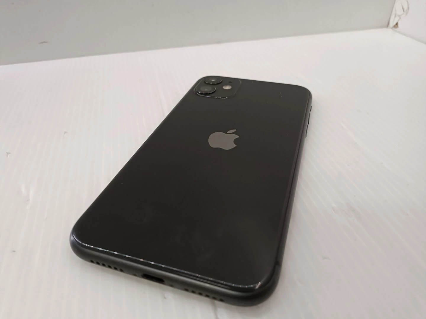 telefon-apple-iphone-11-bateria-84-ean-gtin-0194252097250