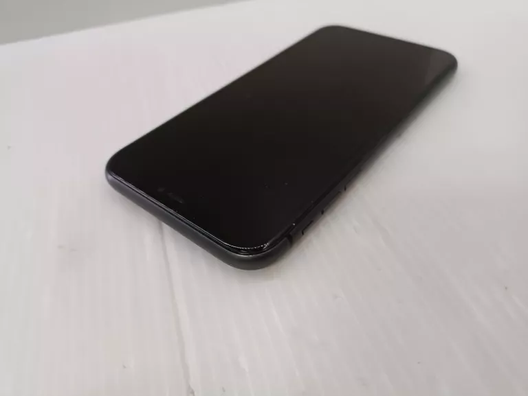 telefon-apple-iphone-11-bateria-84-przekatna-ekranu-61