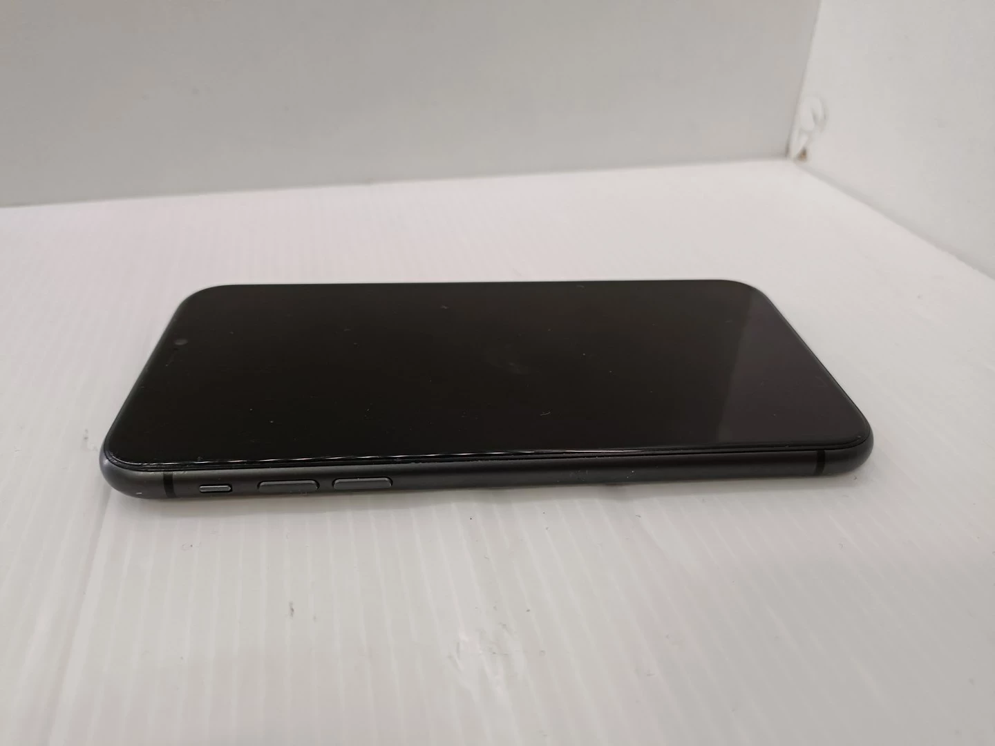 telefon-apple-iphone-11-bateria-84-system-operacyjny-ios