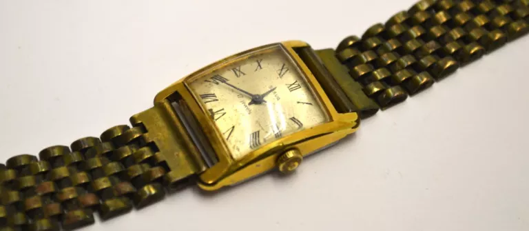 zegarek-damski-slava-17-jewels-nakrecany-szkielko-mineralne