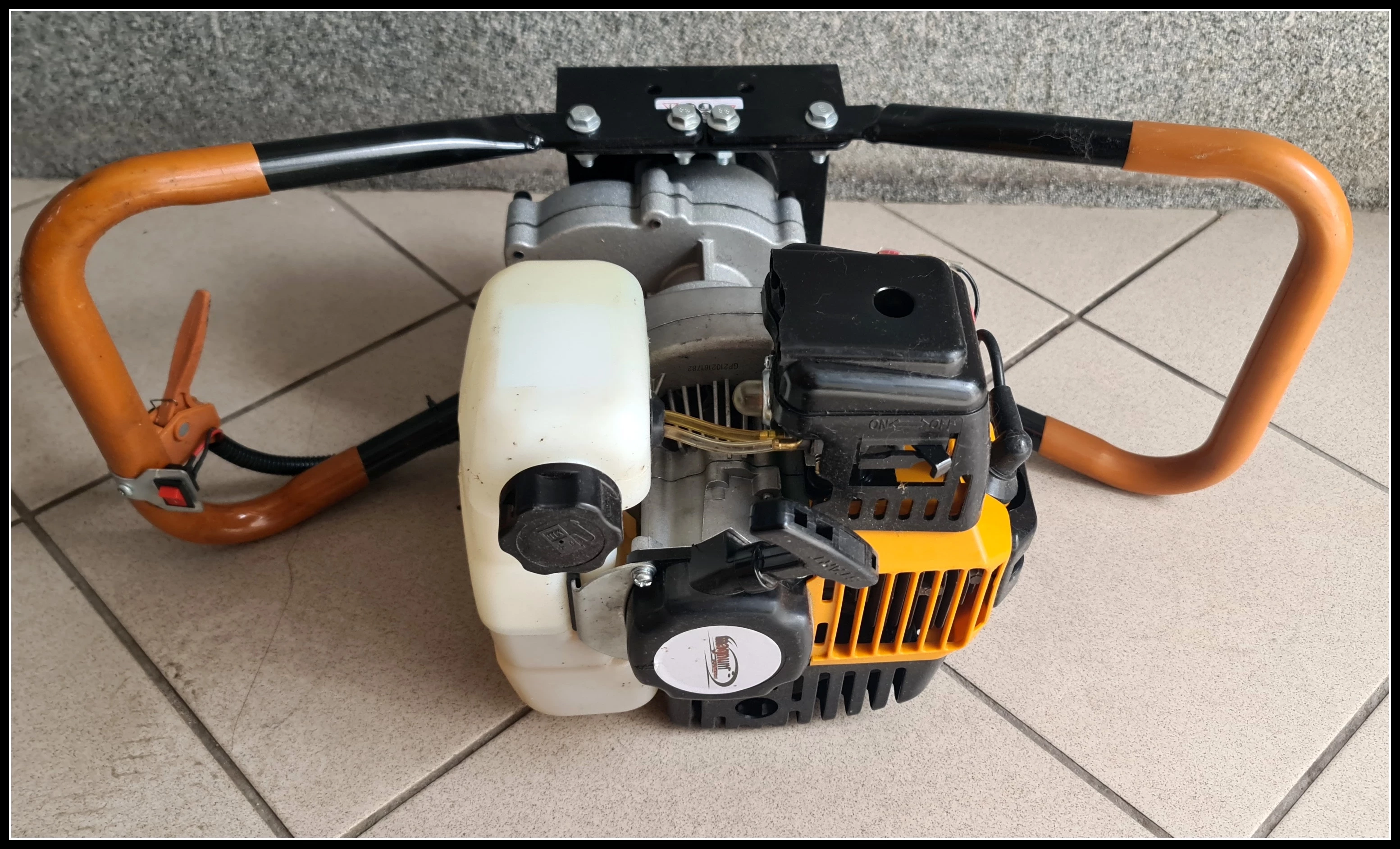 wiertnica-spalinowa-magnum-mgw-630-swider-zasilanie-spalinowe