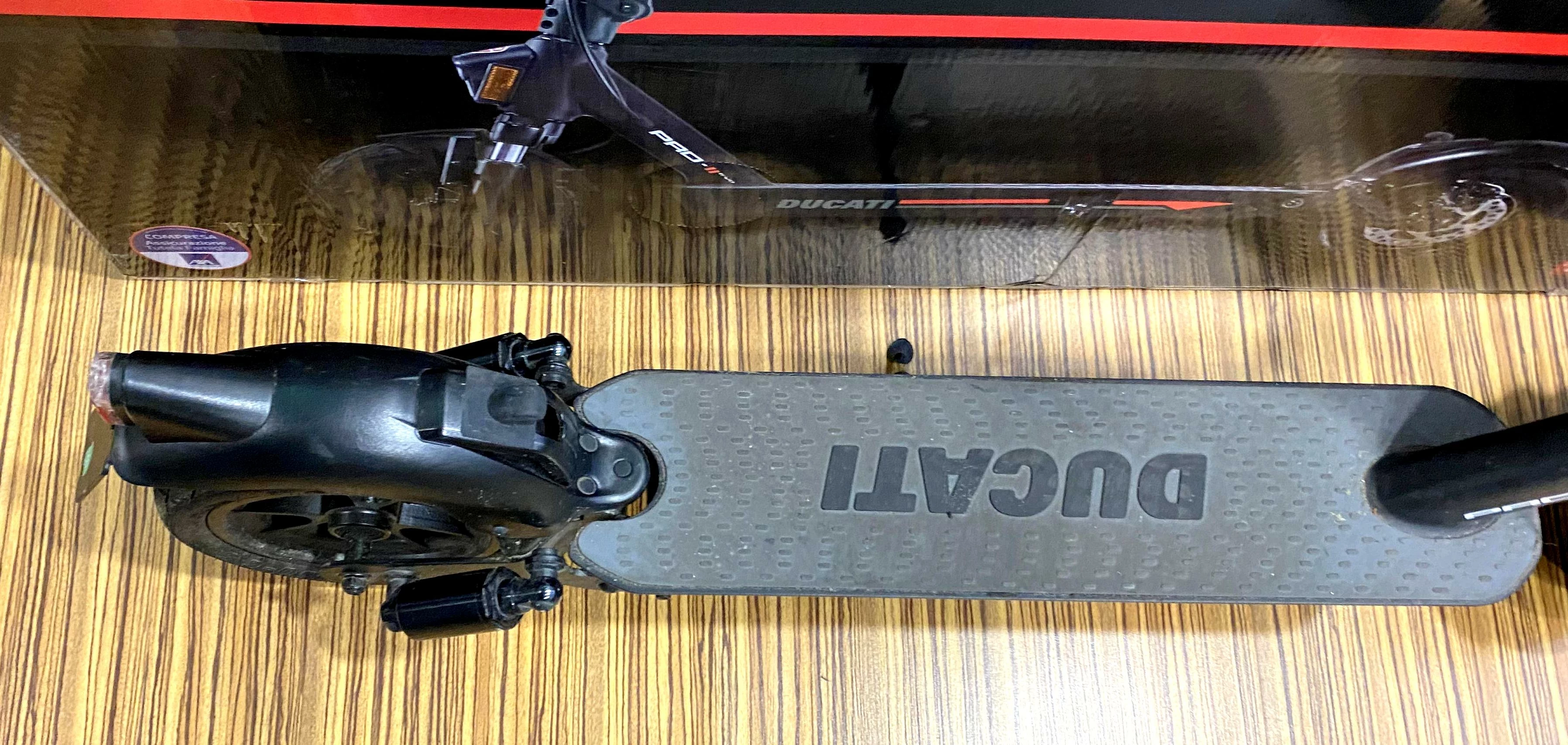 hulajnoga-elektryczna-ducati-pro-ii-evo-komplet-moc-silnika-350