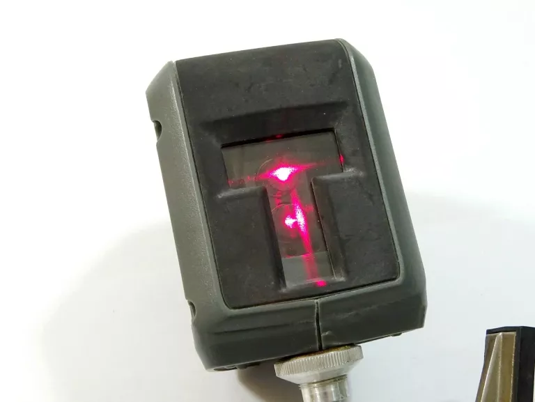 LASER KRZYŻOWY SKIL LL0511 + UCHWYT