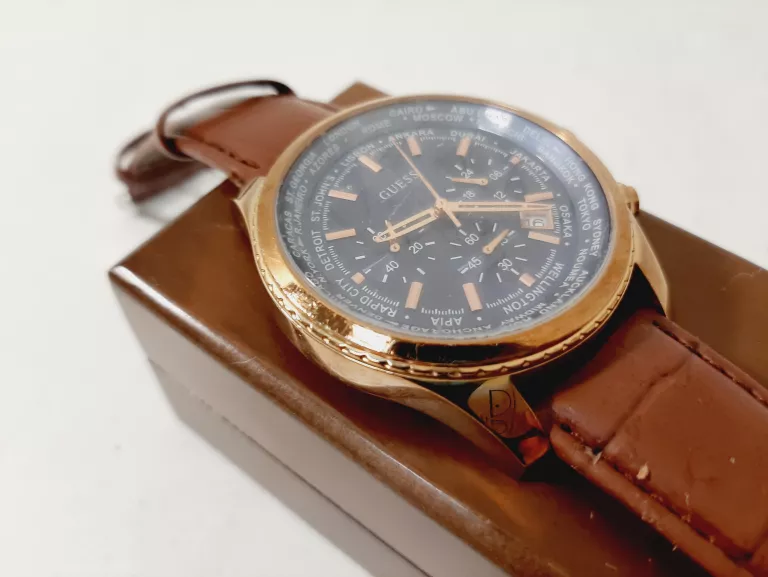 zegarek-meski-guess-w0500g1-ksztalt-koperty-okragla