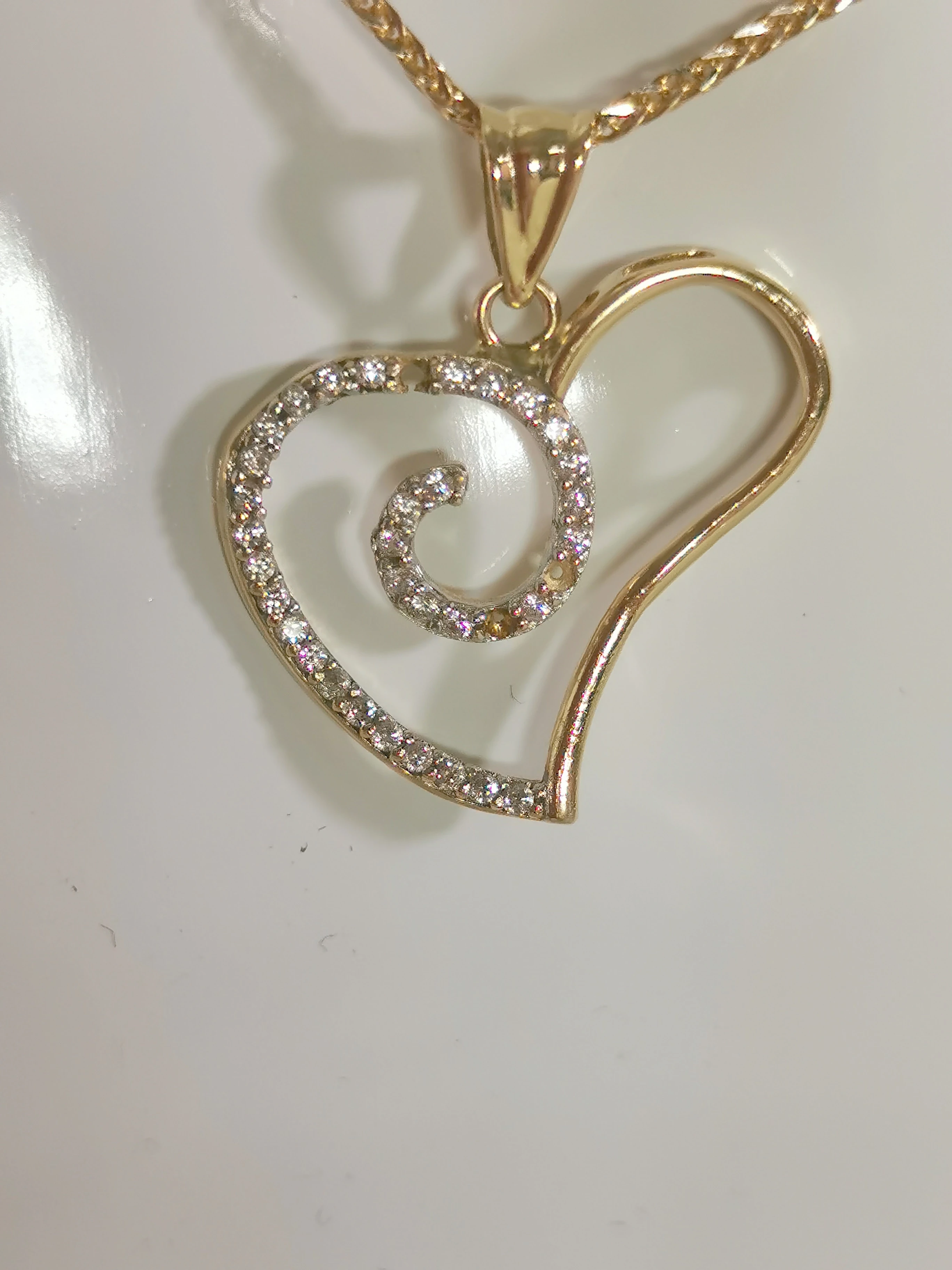 fantastyczny-zloty-lancuszek-z-sercem-585-splot-inny-splot