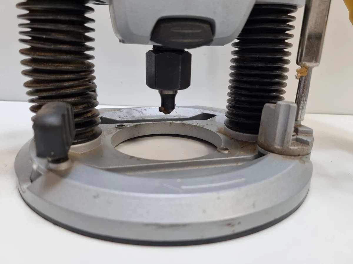 frezarka-gornowrzecionowa-jcb-ro-1500-maksymalna-liczba-obrotow-bez-obciazenia-28000