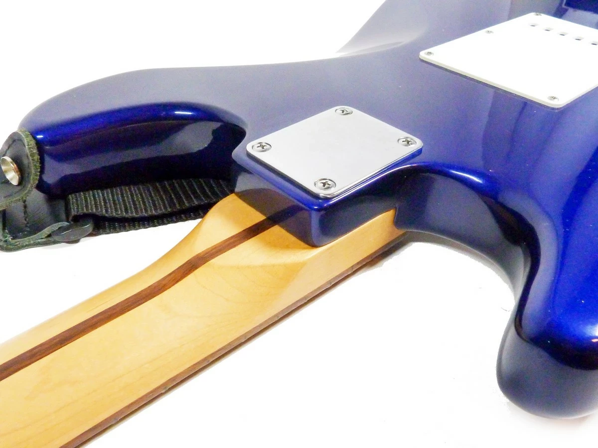 gitara-elektryczna-fender-stratocaster-stojak-stan-uzywany