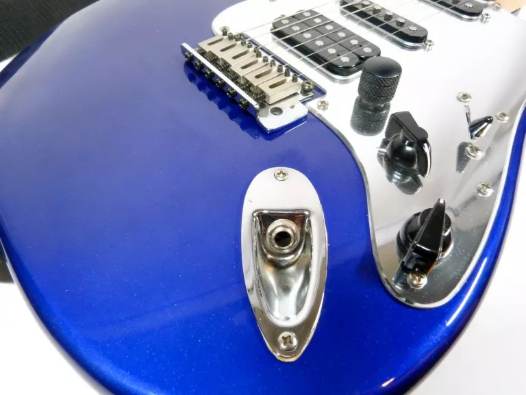 gitara-elektryczna-fender-stratocaster-stojak-ean-gtin-885978064335