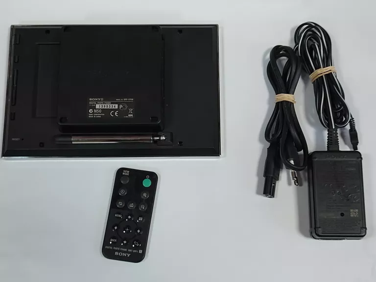 RAMKA CYFROWA SONY DPF-D70