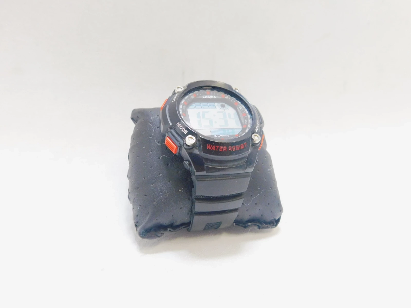 zegarek-meski-nareczny-lasika-czarny-stan-uzywany