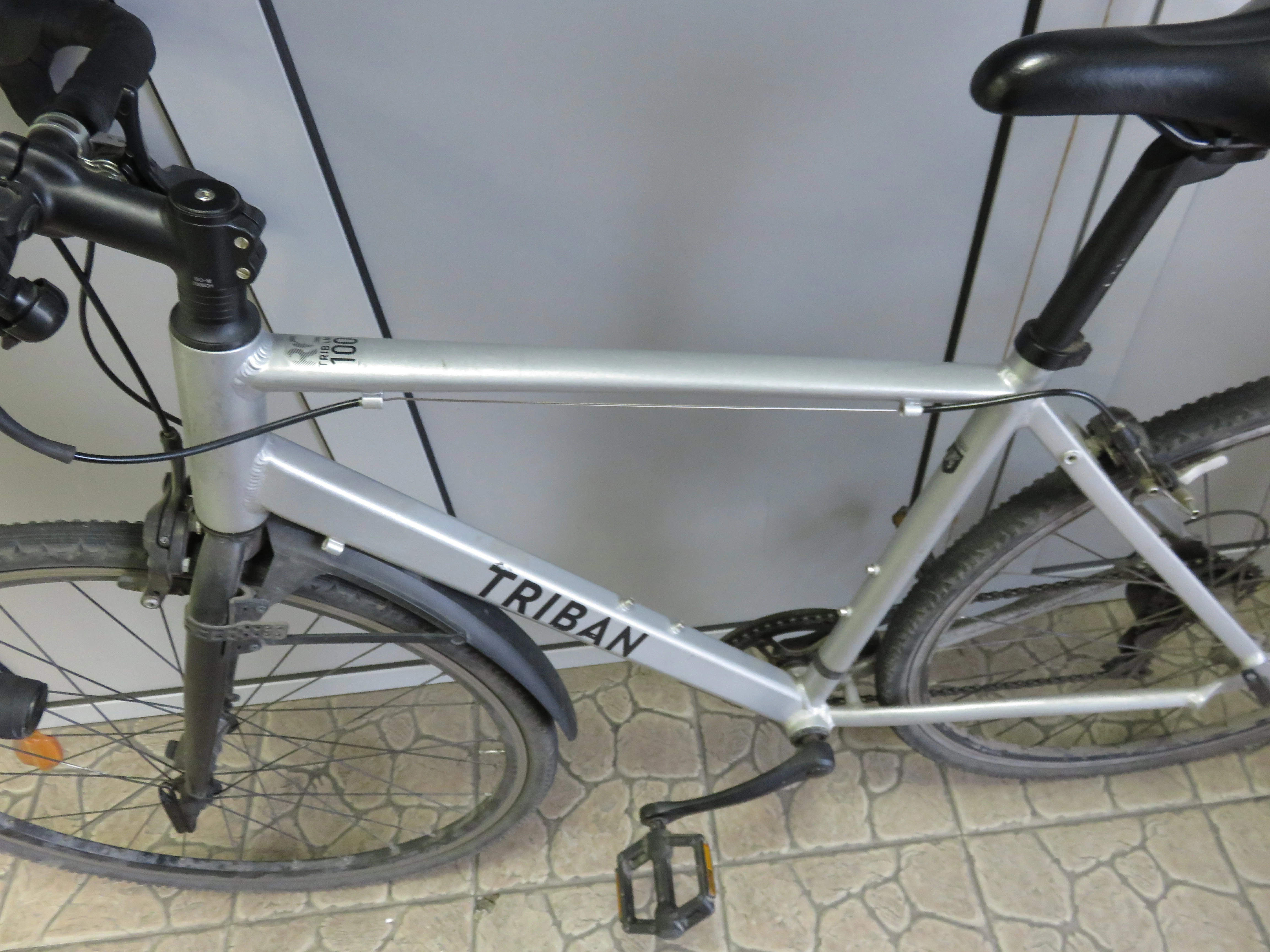 rower-szosowy-triban-rc-100-kolor-szary