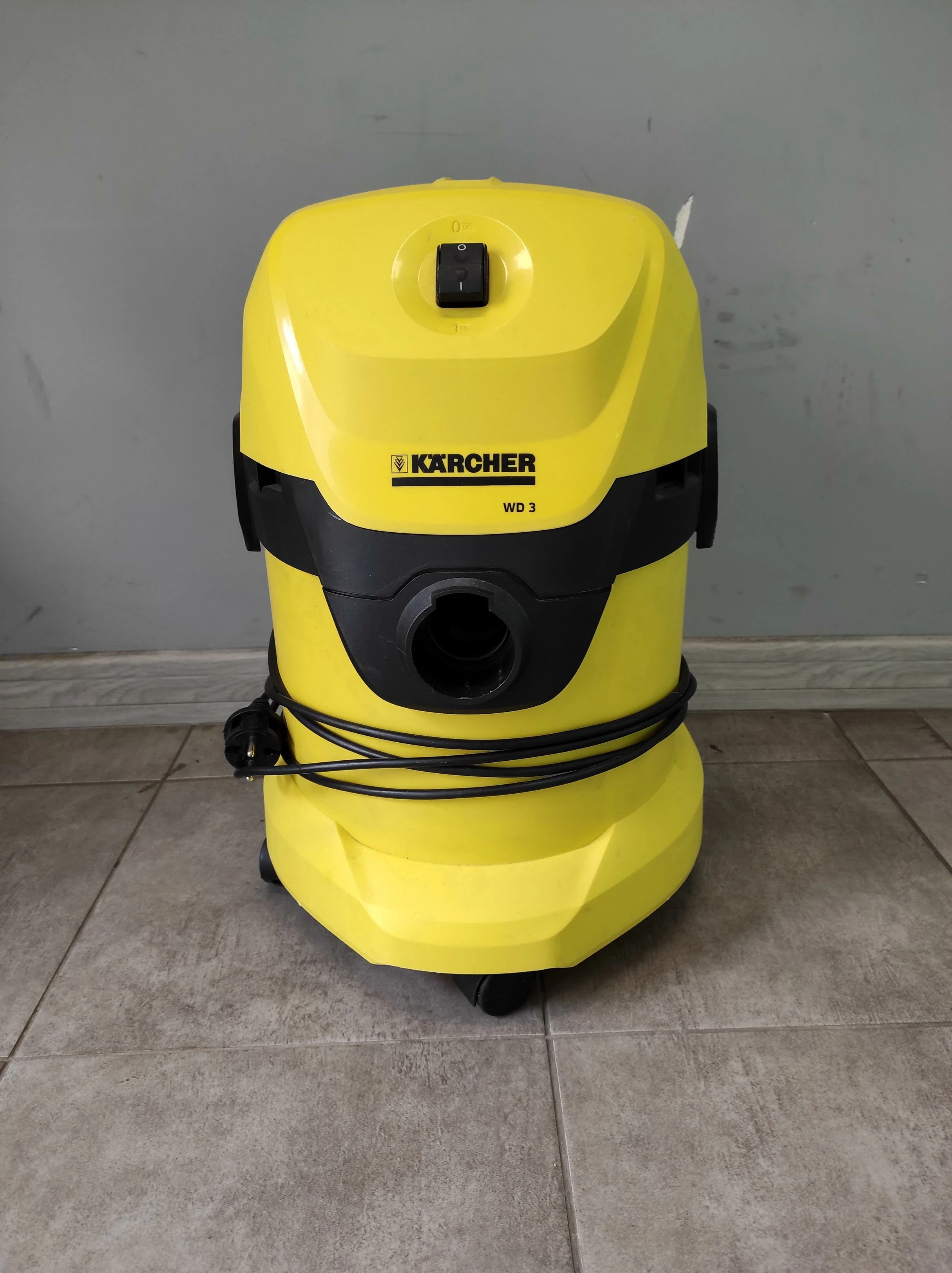 odkurzacz-przemyslowy-karcher-wd3-1000w-marka-karcher