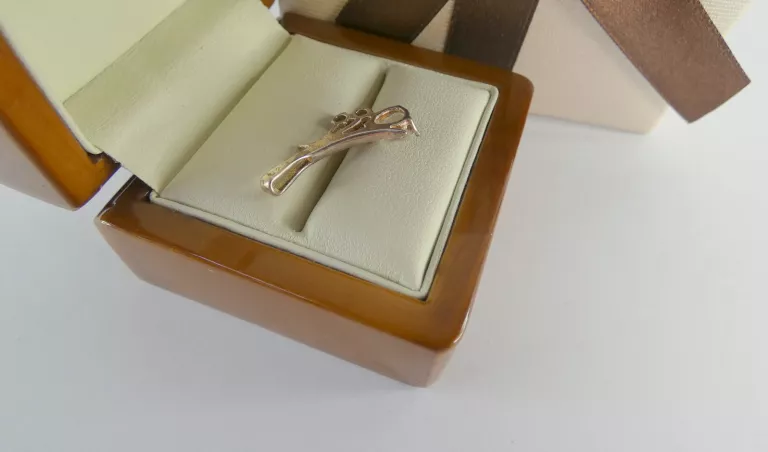 SREBRNA ZAWIESZKA GAŁĄZKA 2,02G 925