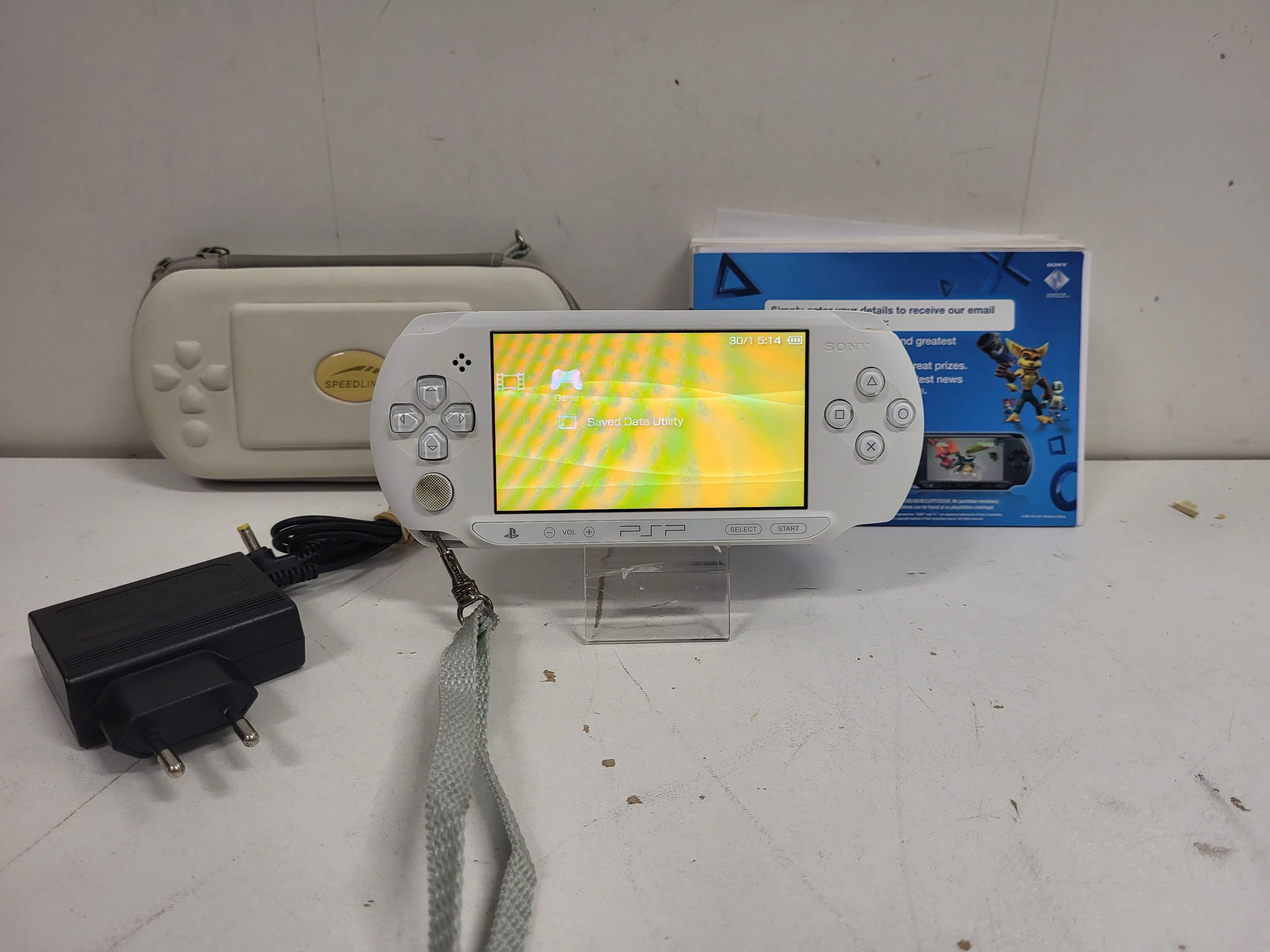 psp-sony-street-e1004-white-witosa-39-krakow