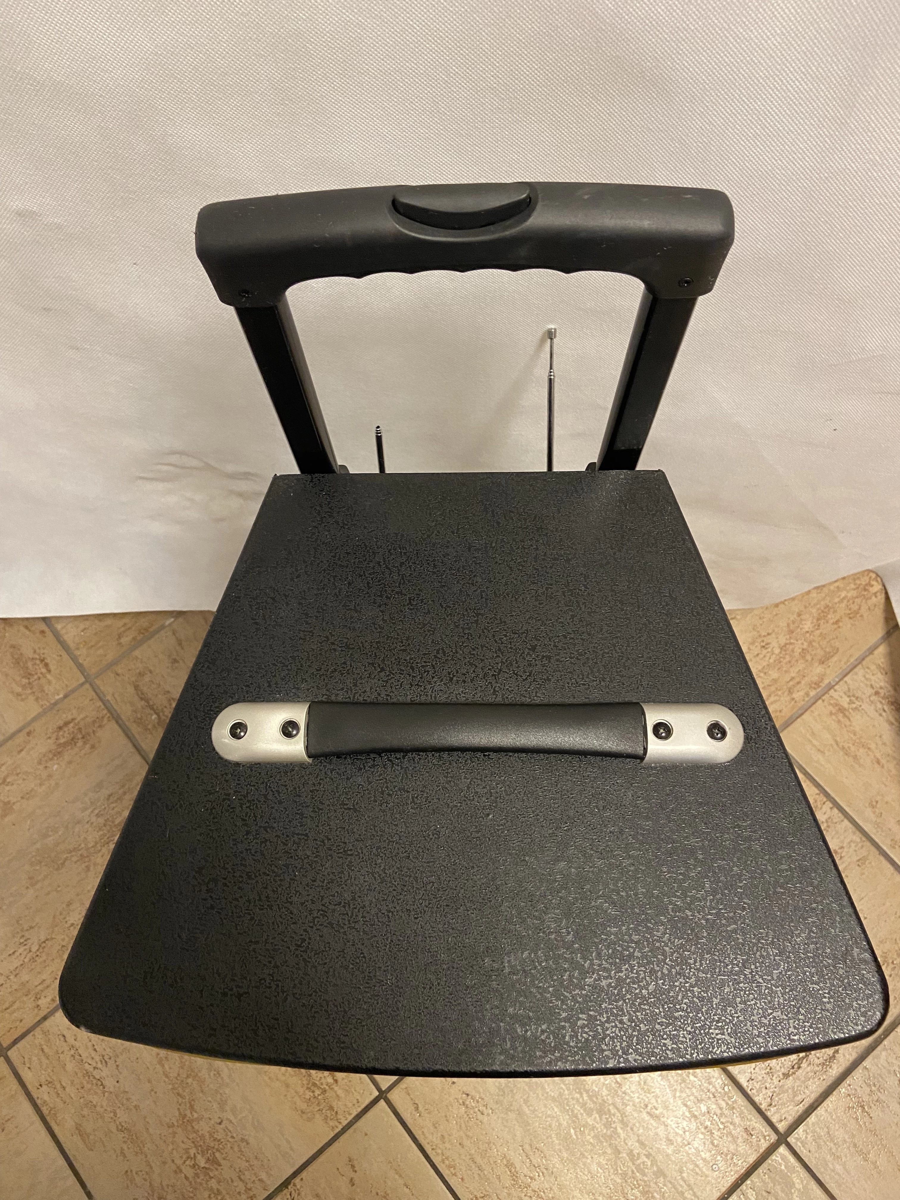 glosnik-manta-spk5003-power-audio-zasilanie-akumulatorowo-sieciowe