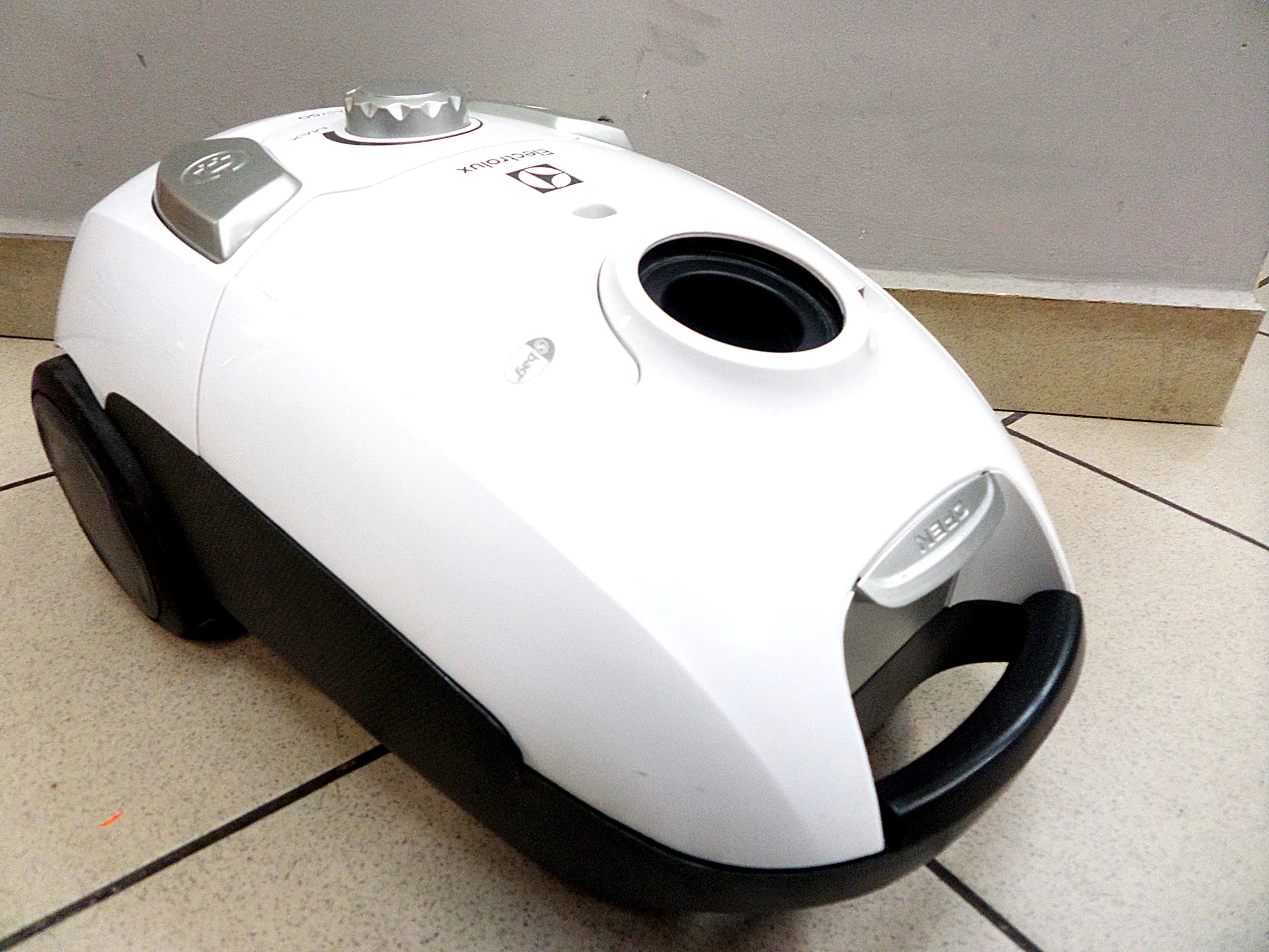 odkurzacz-electrolux-easygo-eeg41iw-kod-producenta-eeg41iw