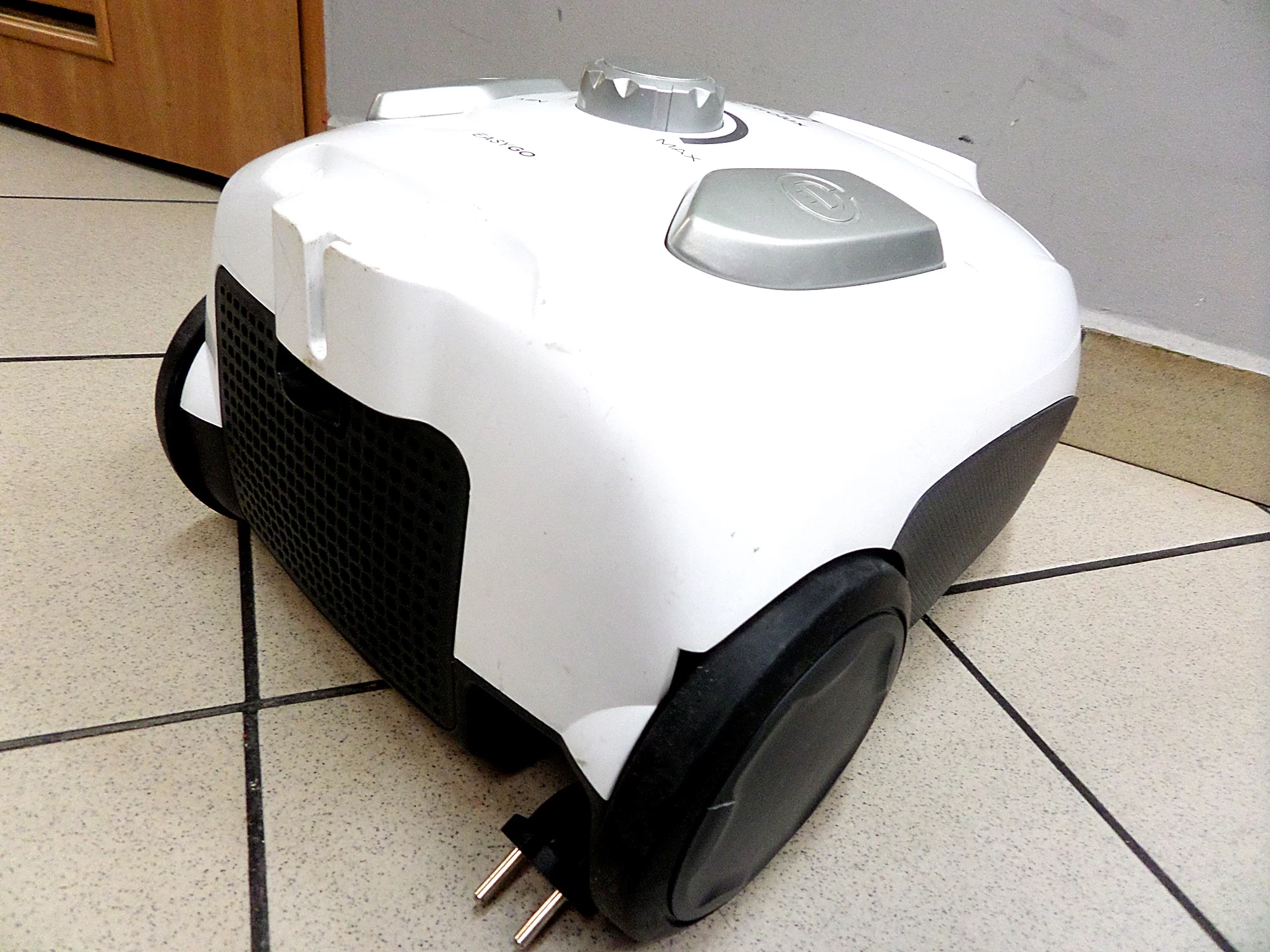 odkurzacz-electrolux-easygo-eeg41iw-model-eeg41iw