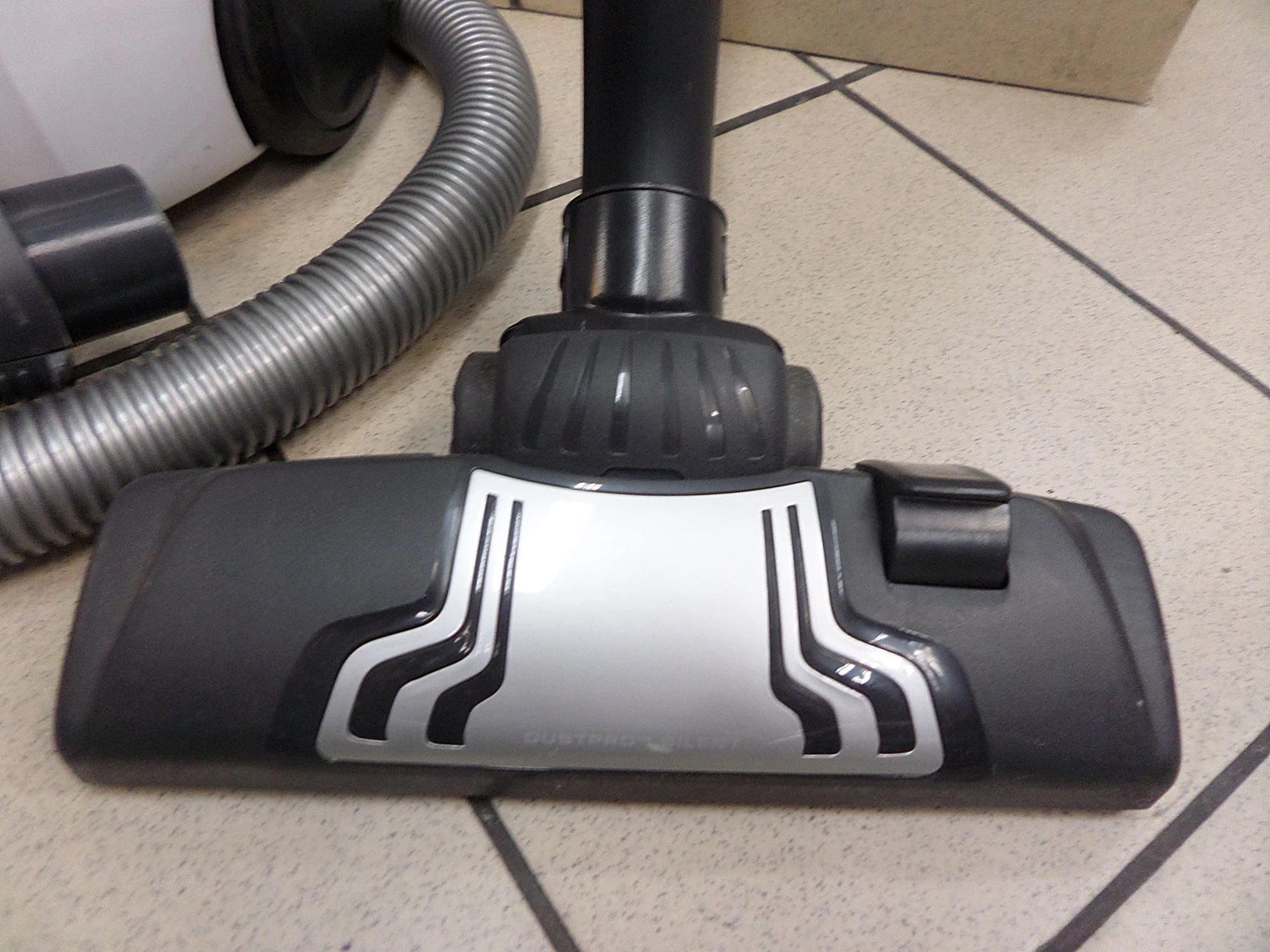 odkurzacz-electrolux-easygo-eeg41iw-stan-uzywany