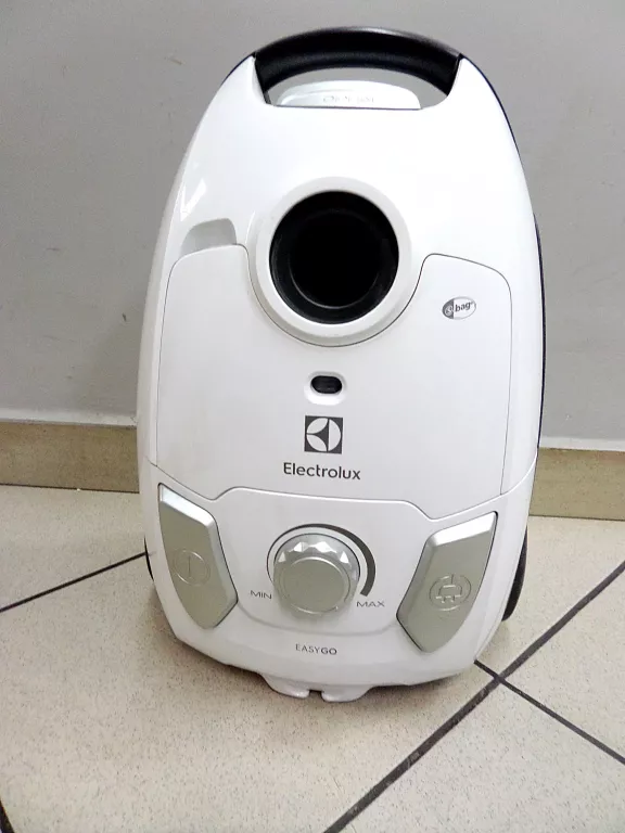 odkurzacz-electrolux-easygo-eeg41iw-kolor-dominujacy-bialy
