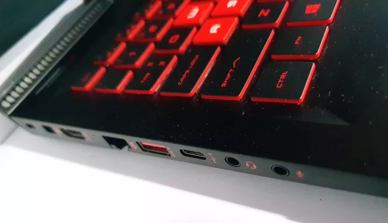 LAPTOP GAMINGOWY HP OMEN 15-CE0XX