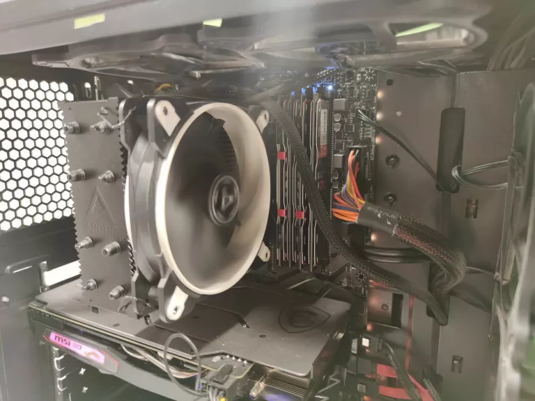 PC DO GIER I7-9700KF GTX 1660TI 32GB RAM 1,7TB SS