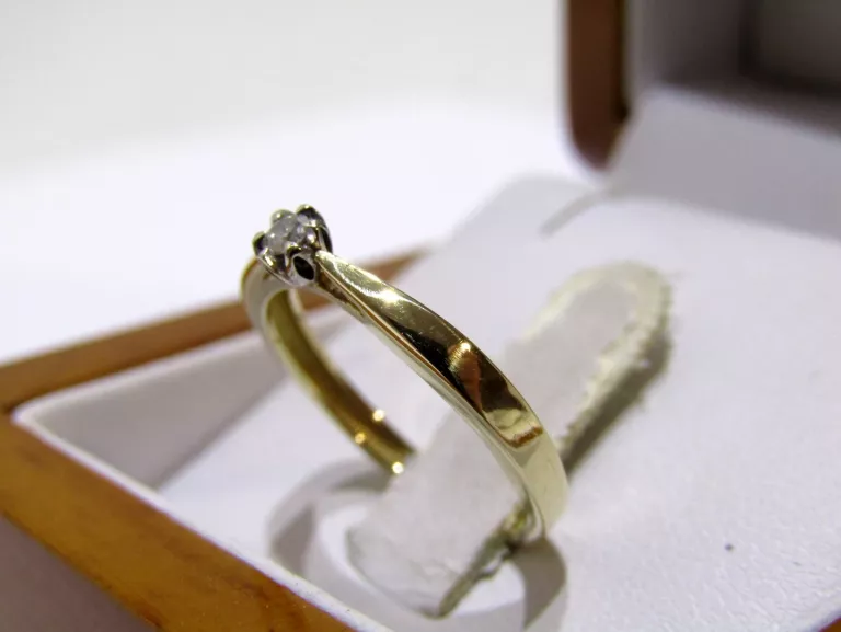 PRZEPIĘKNY ZŁOTY PIERŚCIONEK Z BRYLANTEM 585 R11