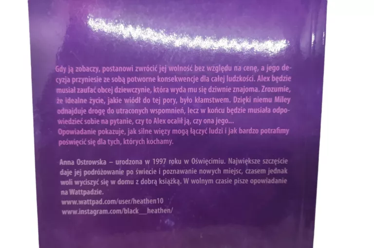 zapomniane-zycie-anna-ostrowska-tytul-twoja-tajemnica