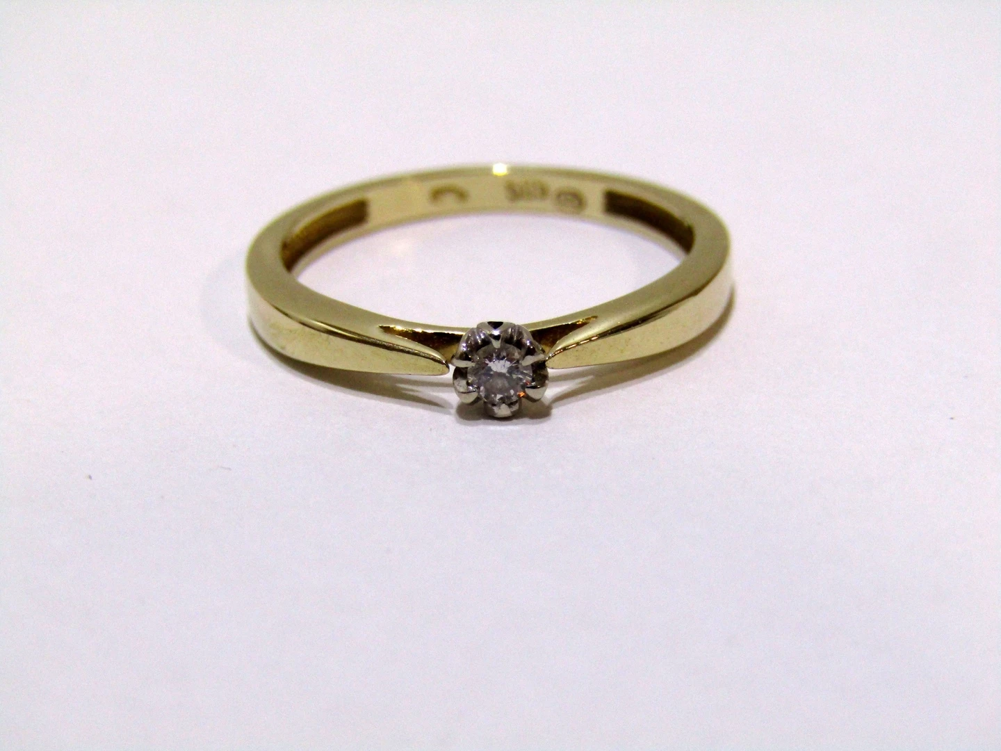 przepiekny-zloty-pierscionek-z-brylantem-585-r11-waga-233