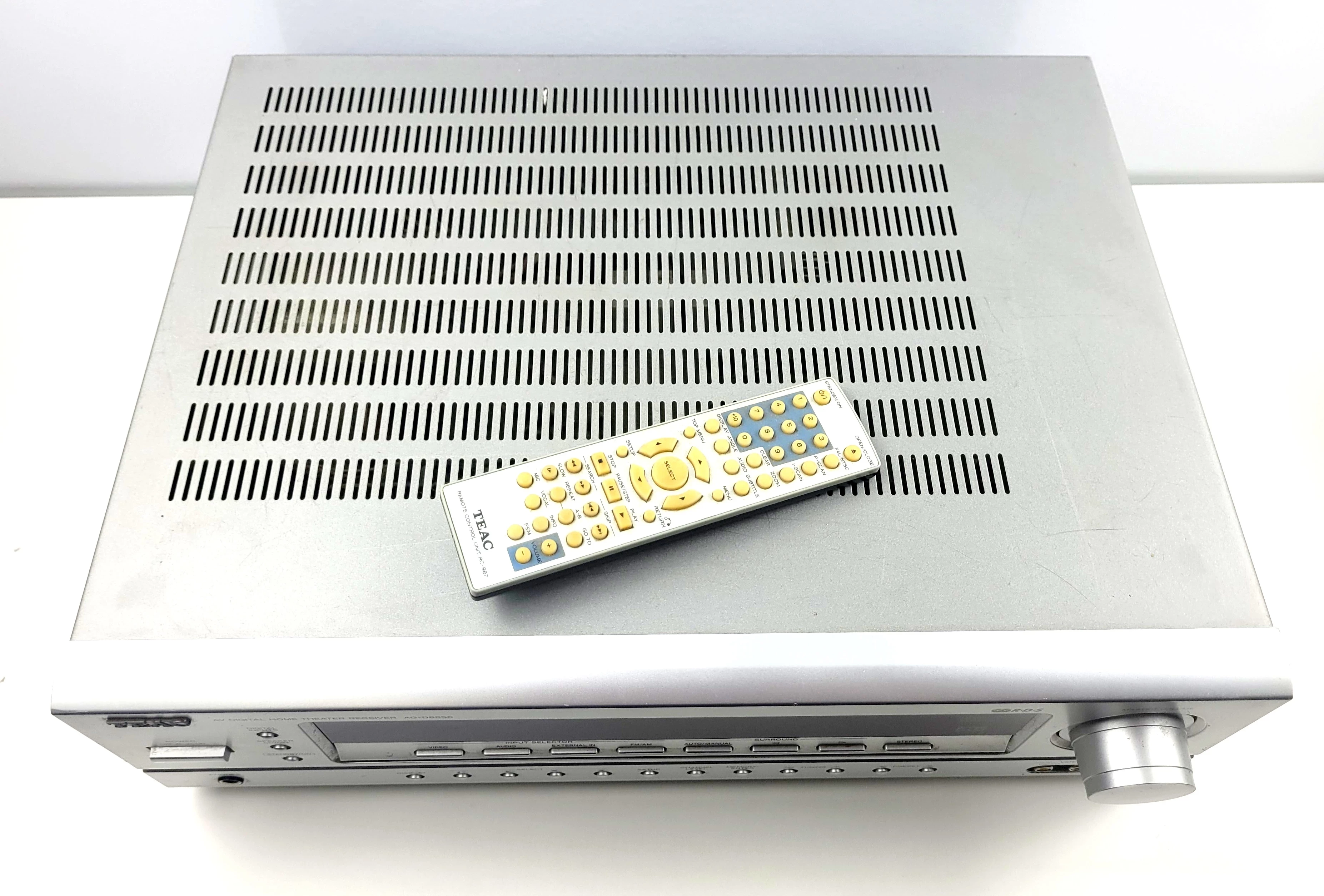 amplituner-teac-ag-d8850-pilot-liczba-kanalow-1