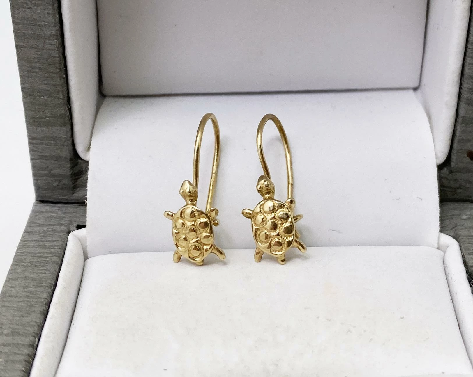 zlote-kolczyki-z-zapieciem-bigiel-583-hubska-82-wroclaw