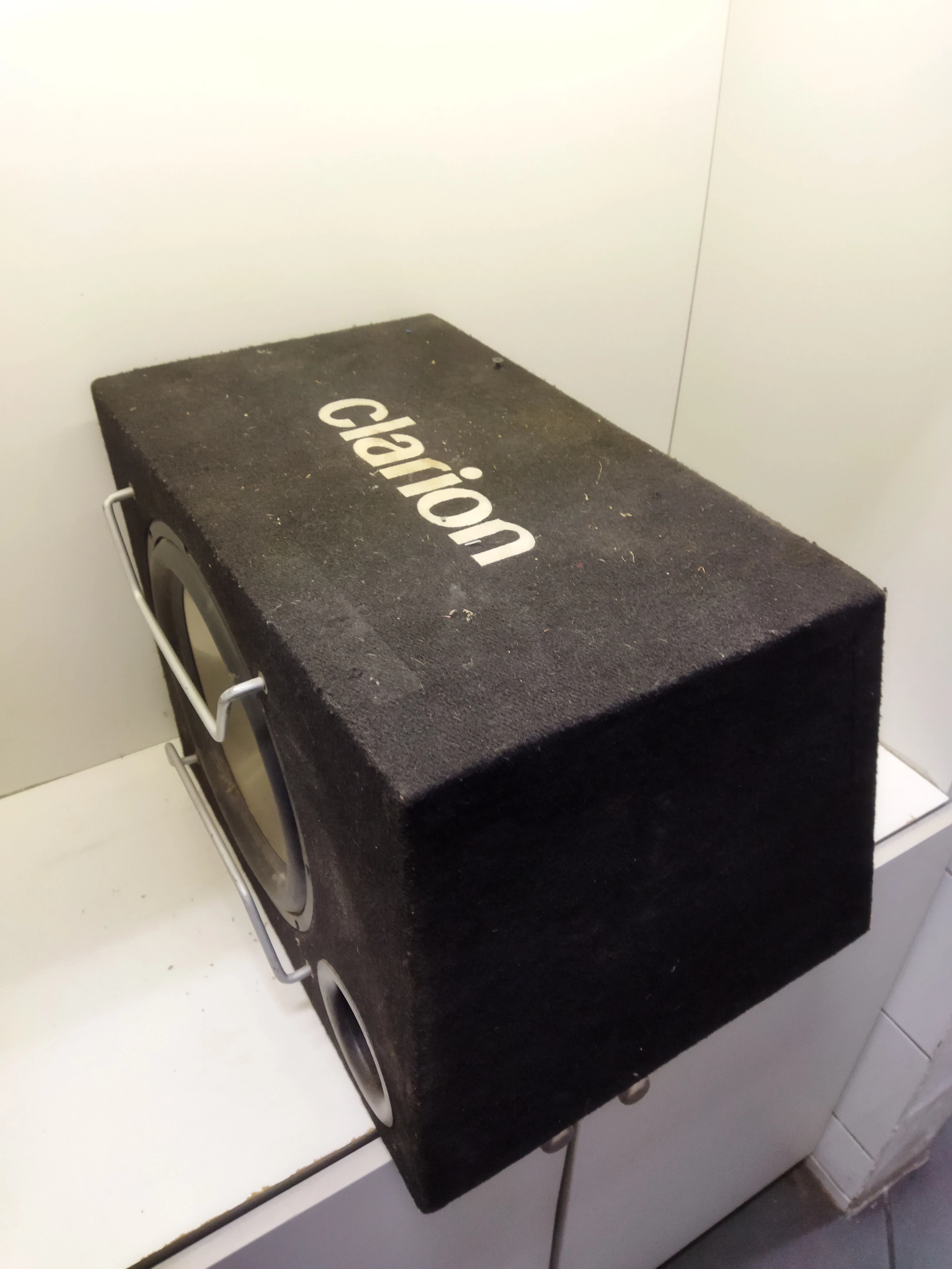 skrzynia-basowa-clarion-sw3013b-700w-stan-uzywany