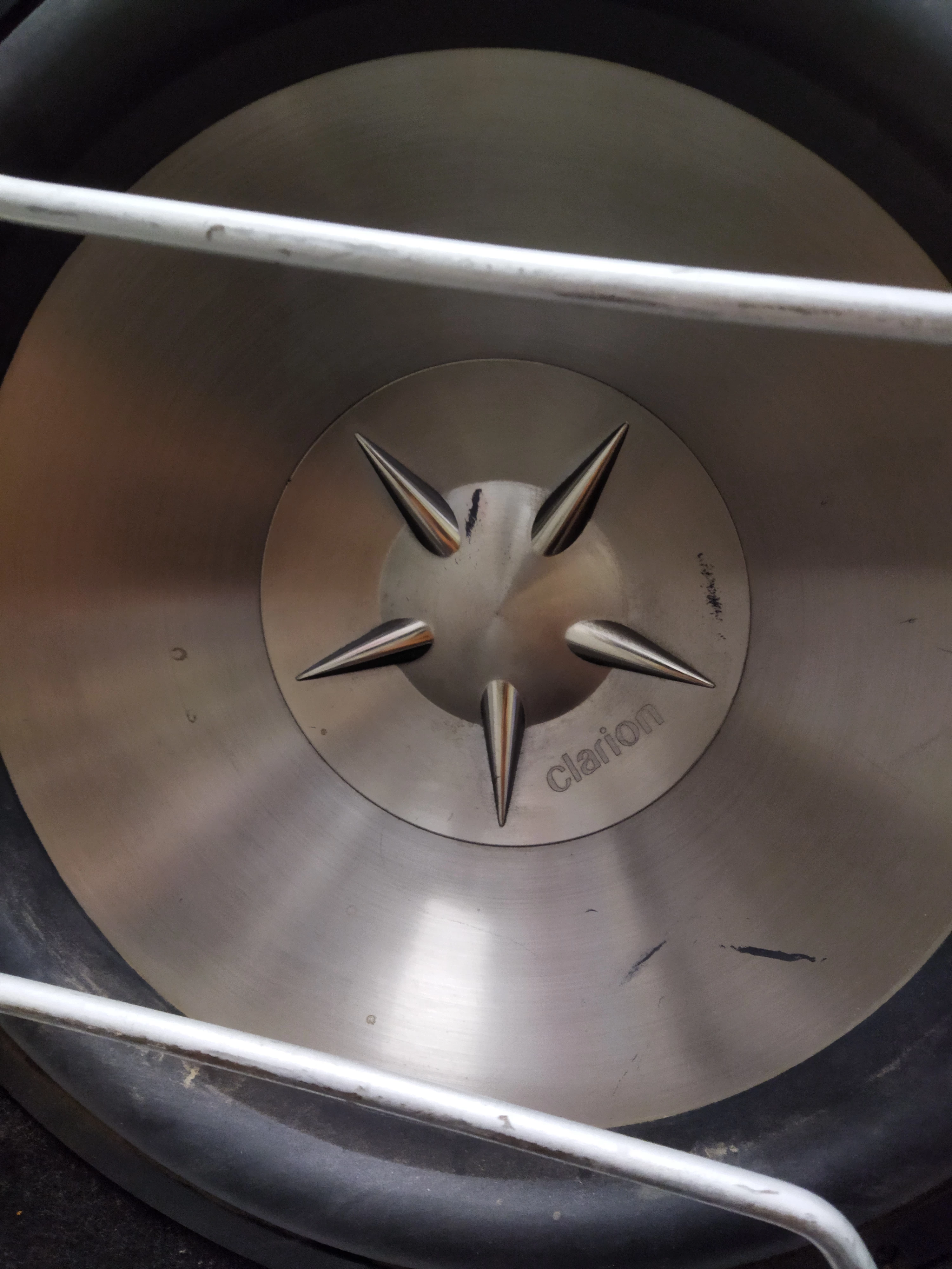 skrzynia-basowa-clarion-sw3013b-700w-model-sw3013b