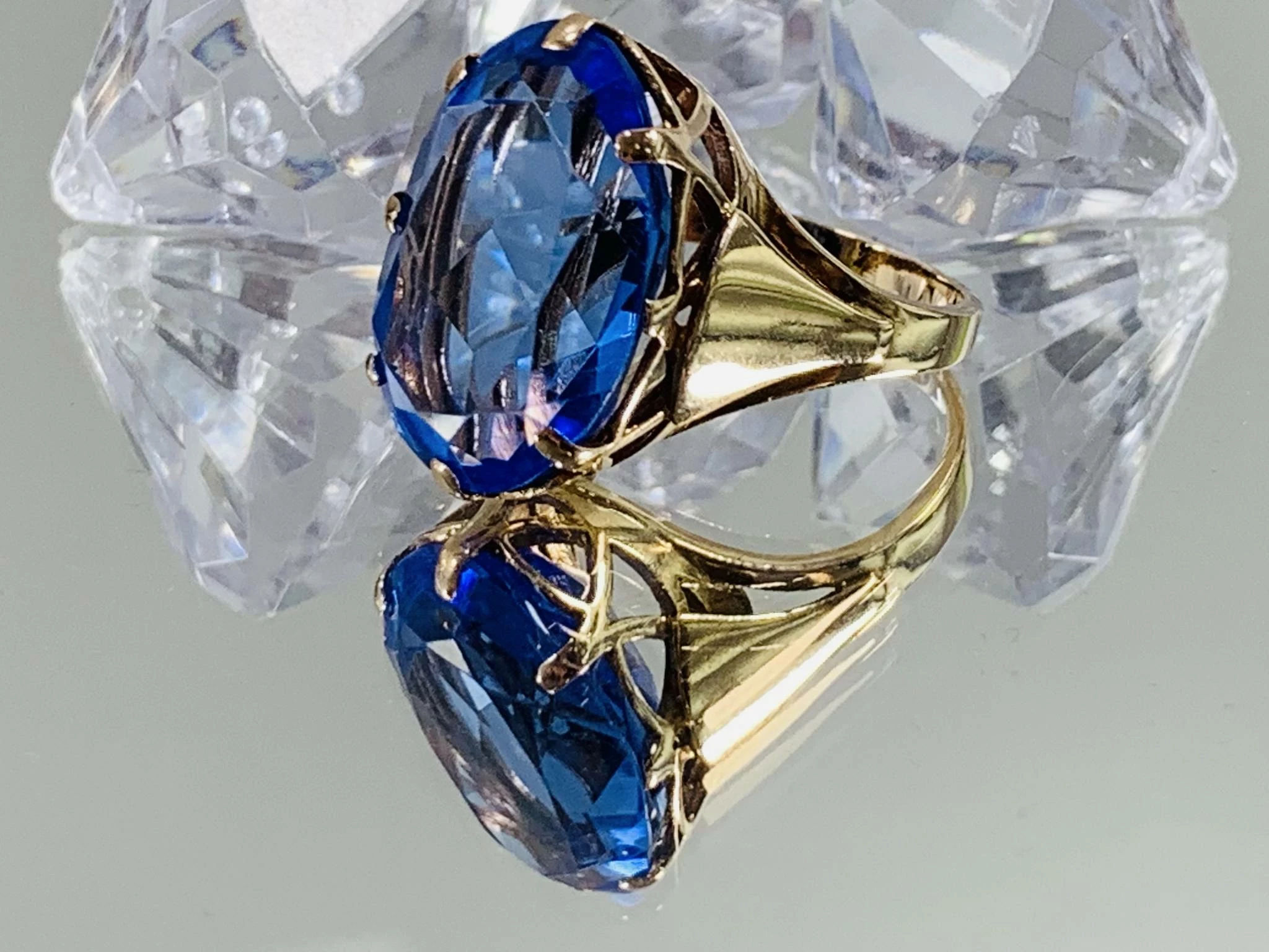 piekny-zloty-pierscionek-z-szafirem-854g-585-r16-kolor-dominujacy-zloty