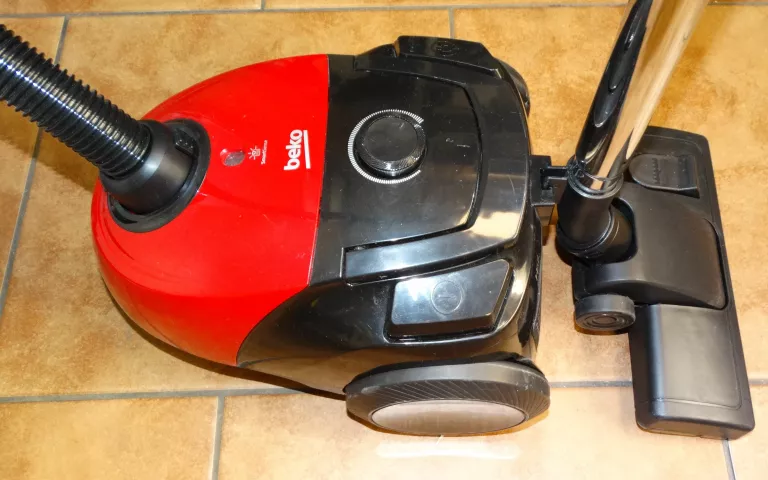 ODKURZACZ WORKOWY CZERWONY BEKO VCC34801AR